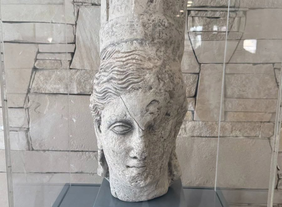 Paralimni-Dherynia'da Antik Lefkolla Afrodit Büstünün Bilimsel Kopyası Tanıtıldı