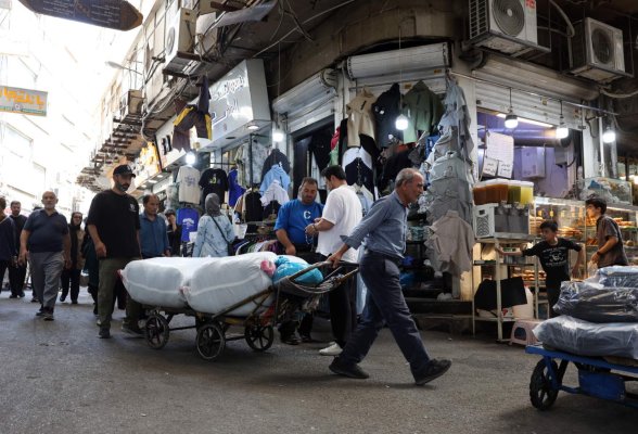 Hürmüz Boğazı'nda Deniz Trafiği Dibe Vurdu: Geçiş Yapan Gemi Sayısı Sadece 6'ya Düştü