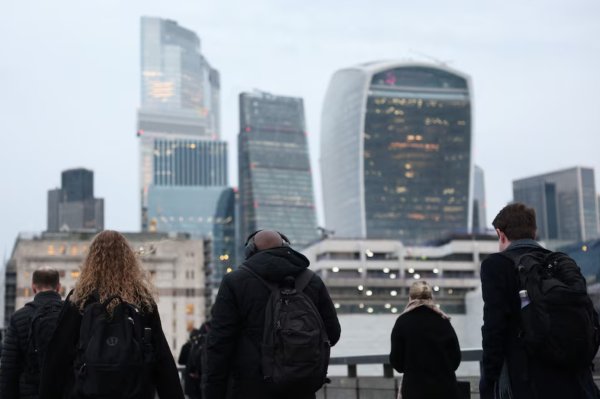 İngiltere İş Piyasası Durağanlaşmaya Başlıyor