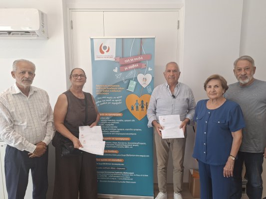 Limassol yangını mağduru ailelere okul malzemesi çeki yardımı