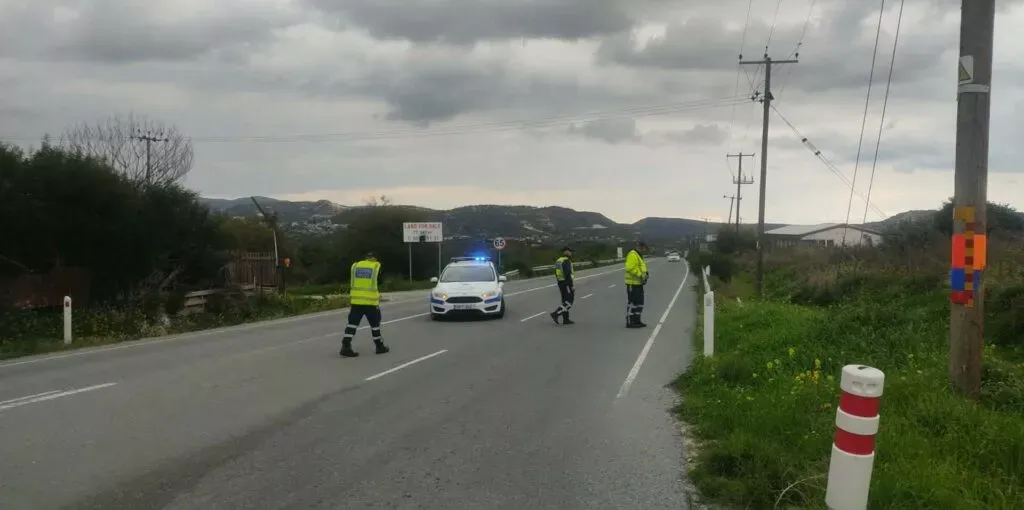 Latchi'de İki Araç Çarpışmasında Dört Kişi Yaralandı