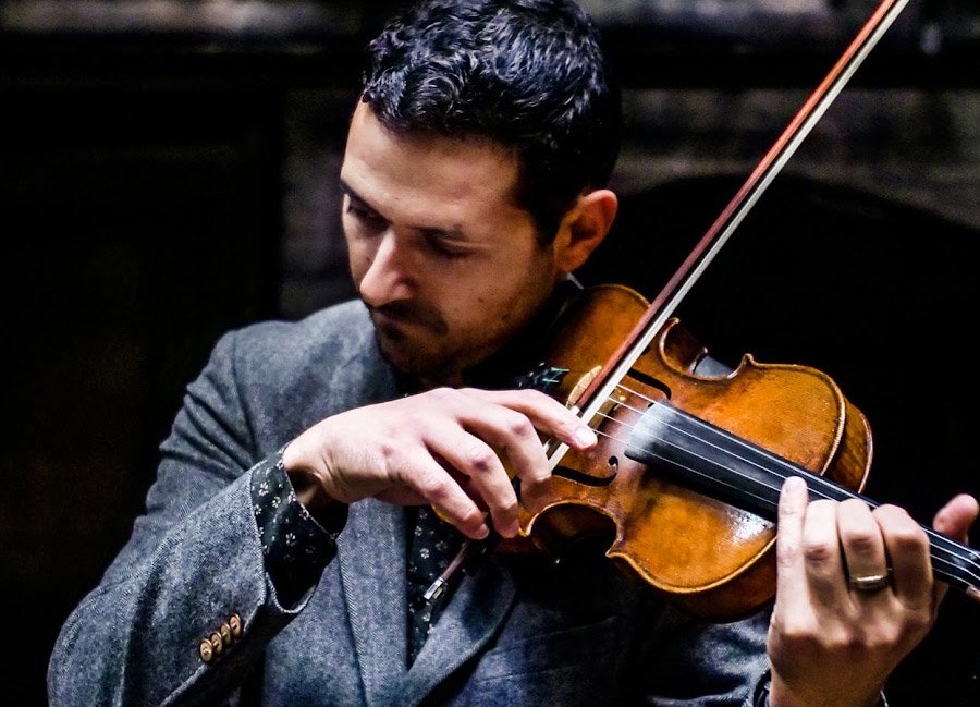 Kıbrıs'ın doğu yakasındaki tatil beldelerinde ücretsiz canlı müzik şöleni