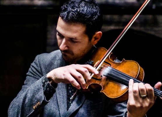 Kıbrıs'ın doğu yakasındaki tatil beldelerinde ücretsiz canlı müzik şöleni