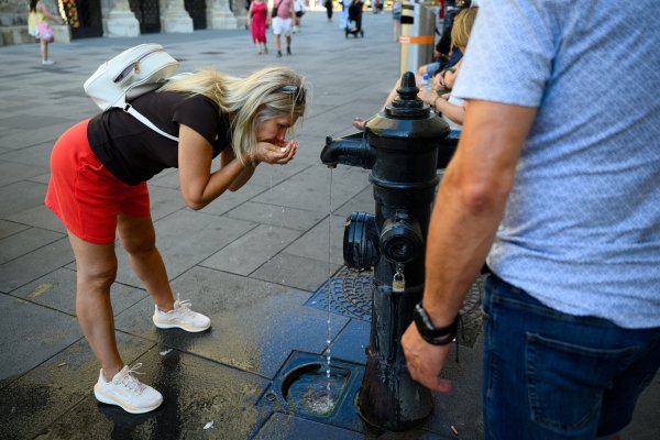 Avusturya'da Sıcaklık Rekoru Kırıldı, Macaristan Elektrik Kullanımını Sınırladı