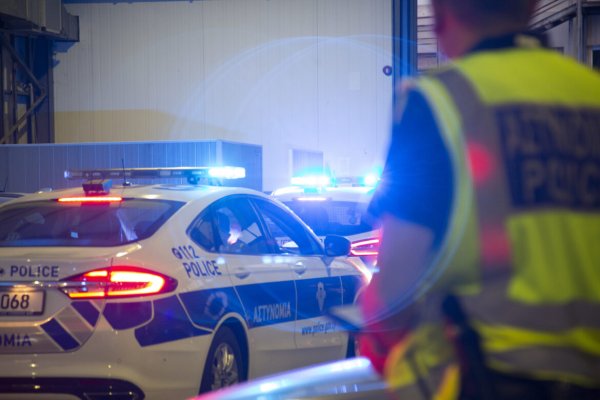 Baf'ta İş Yerlerine Saldırı: Polis Bölgeden Ayrılınca Vandalizm Başladı