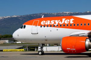 EasyJet'te devralma yarışı son viraja girerken Castlelake için süre uzatıldı