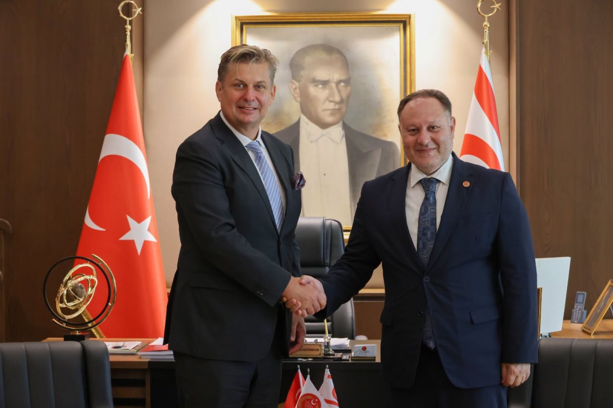 Alman AfD Milletvekili Kuzey Kıbrıs'ı Ziyaret Etti, 'İnsanlar Gerçeği Görmek İstemez' Dedi
