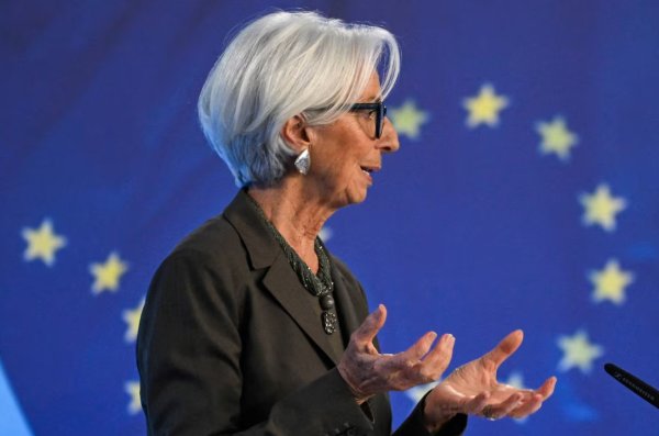 ECB Başkanı Lagarde'dan kritik uyarı: Avrupa'nın eski büyüme modeli 'aşınıyor'