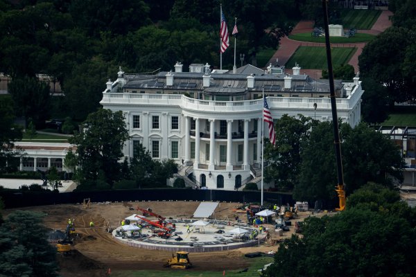 Baskılar Altında Ezilen Trump, Mirasını Taşa Kazıyor: Beyaz Saray'da Dev İnşaat Turu