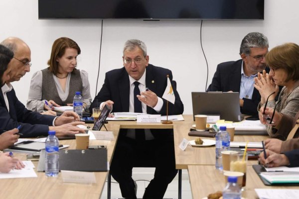 Emeklilik reformu görüşmeleri başladı, bakan yasa tasarısını Eylül'e kadar geçirme sözü verdi