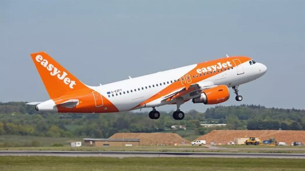 Stelios Haji-Ioannou, Apollo'nun easyJet'i satın alma teklifini destekliyor