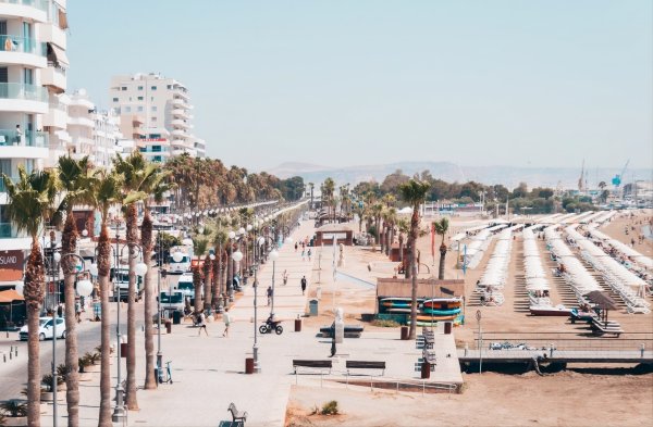 Larnaca, sonbahar tatili için Güney Avrupa'nın en popüler üçüncü rotası oldu