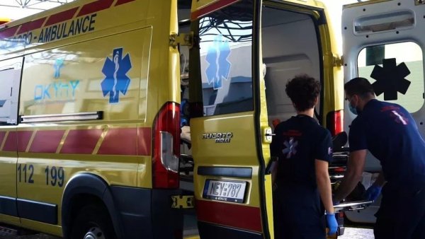 Lefkoşa'da Çarpışma Sonrası Mahsur Kalan Sürücü Kurtarıldı