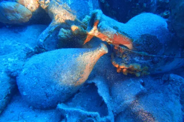 Andros Adası Açıklarında Keşfedilen Antik Batık, Geç Klasik Dönem Ege Deniz Ticaretine Işık Tutuyor