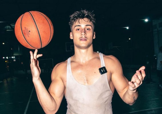 Basketbol yıldızı MK Kiatipis ilk kez Kıbrıs'ta hayranlarıyla buluşacak