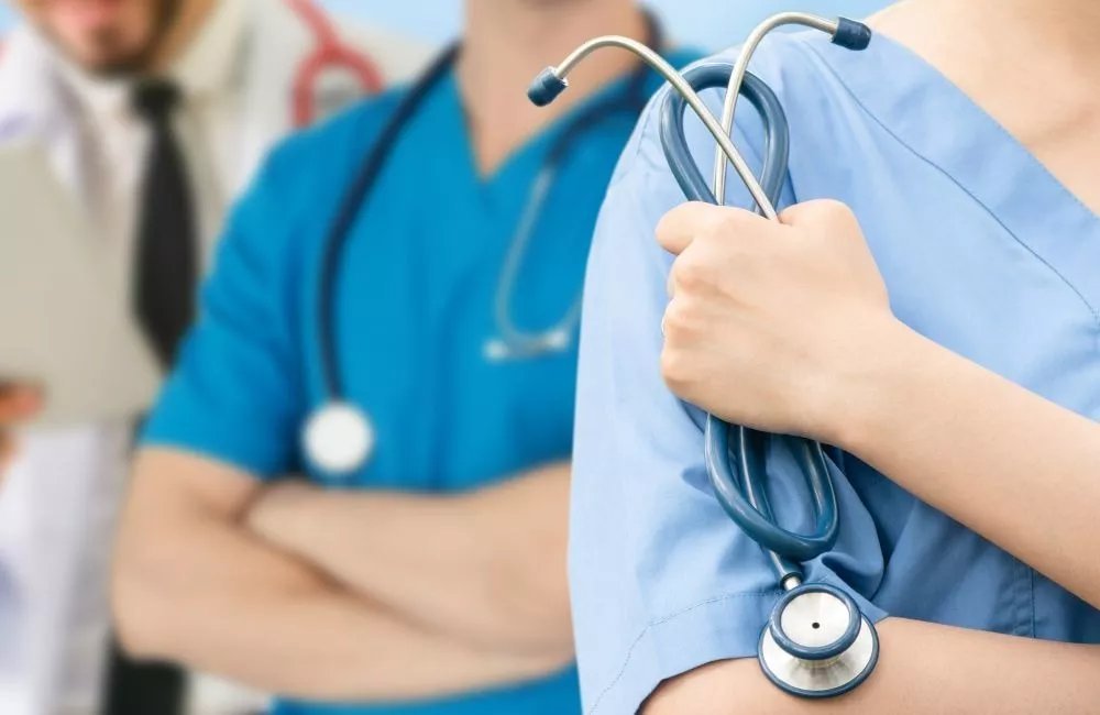 Şüpheli wellness klinikleriyle bağlantılı doktorlar denetime tabi tutulacak, tıbbi kuruluş uyardı