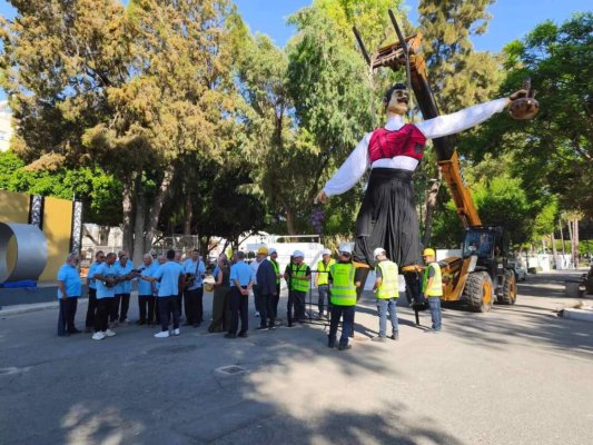 Geleneksel vrakas dikildi, Limasol 65. şarap festivali için geri sayımda