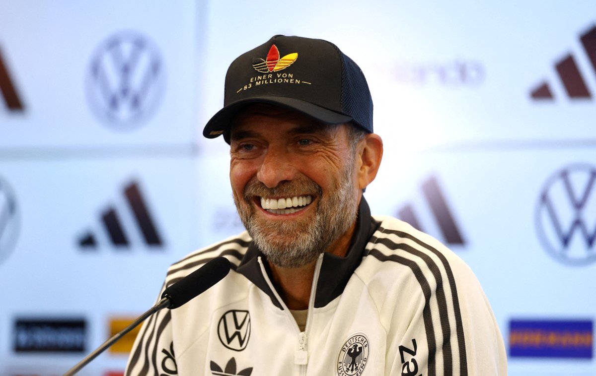 Almanya teknik direktörü Klopp iki ayrı kadro fikriyle övgü topladı
