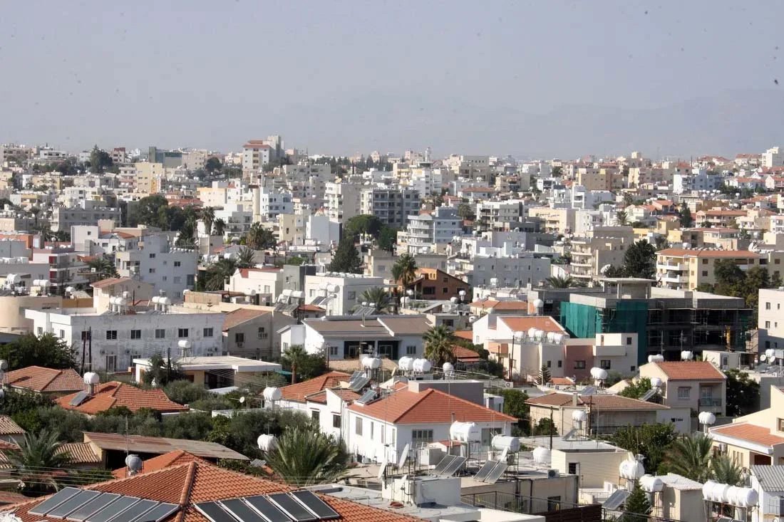 Kıbrıs'ta aşırı kalabalık evlerde yaşayan genç oranı AB'de en düşük