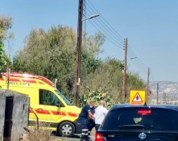 Paphos-Empa “tuzak yolu”nda ciddi kaza: Kadın hastaneye kaldırıldı