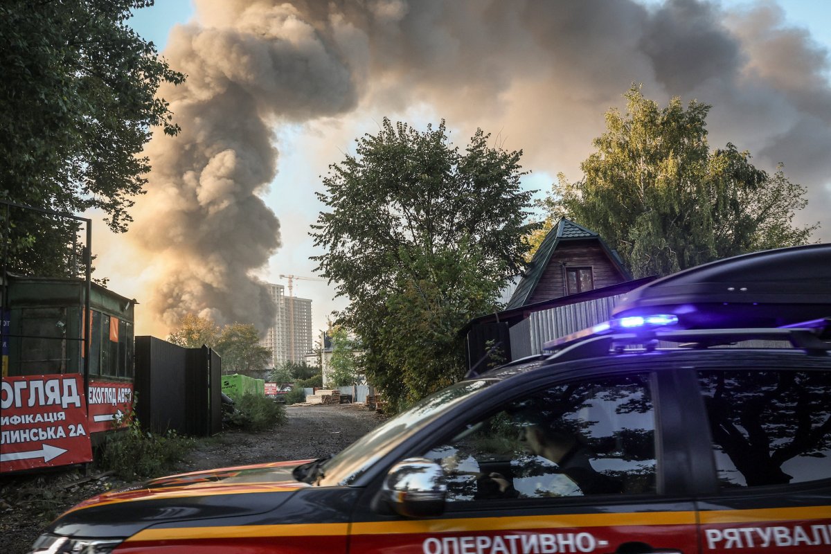 Rusya Ukrayna'yı vururken Kiev Rus petrol rafinerisini hedef aldı