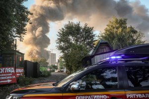 Rusya Ukrayna'yı vururken Kiev Rus petrol rafinerisini hedef aldı