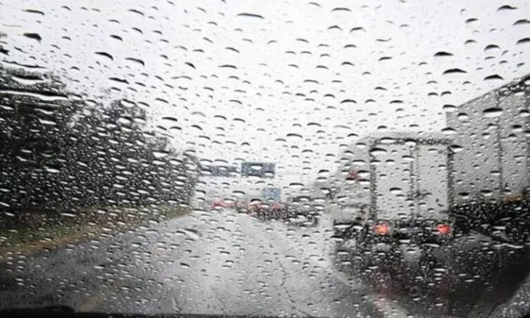 Hava Pazar gecesinden itibaren yağmur, gök gürültülü fırtına ve olası dolu ile dalgalı hale geçiyor