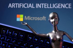 Microsoft yapay zeka sorumlusu Anthropic'in yapay zeka bilinci yaklaşımını eleştirdi