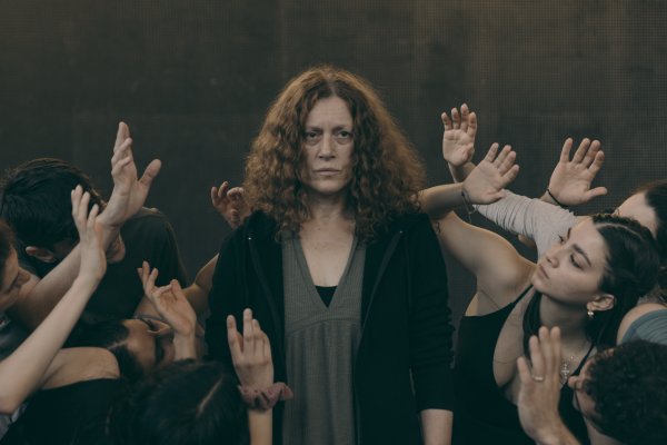 Sanatçıların statüsünü düzenleyen yasa tasarısından hibe hükmü çıkarıldı