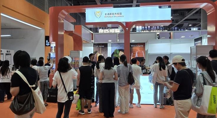 Kıbrıs Guangzhou ticaret fuarında yiyecek ve içecek ürünlerini sergiledi