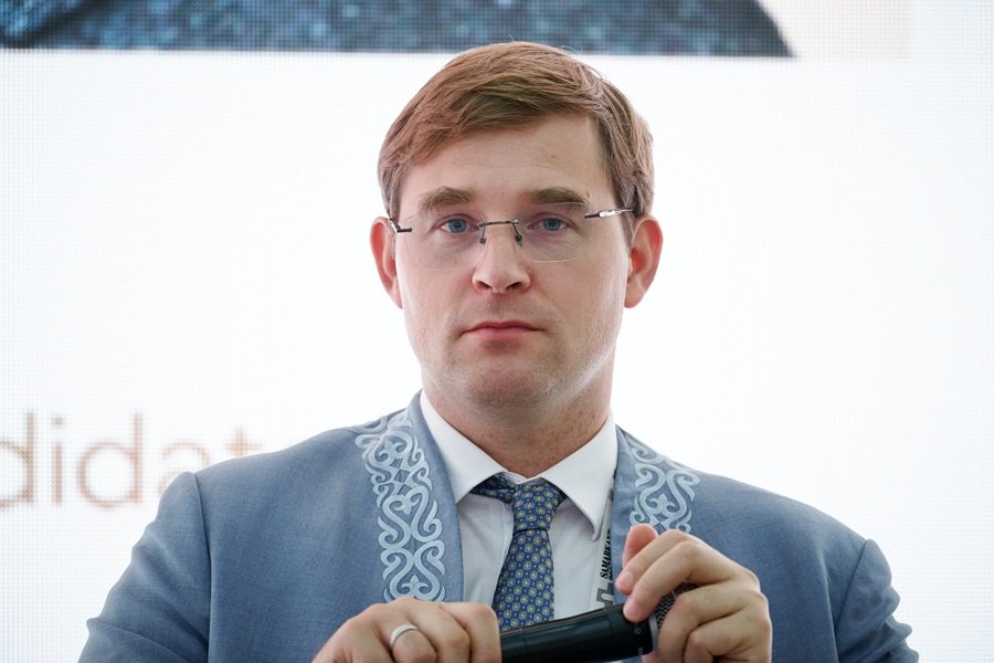 Timur Turlov FIDE başkanı seçildi, dünya satranç tarihinin ilk Kazak lideri oldu