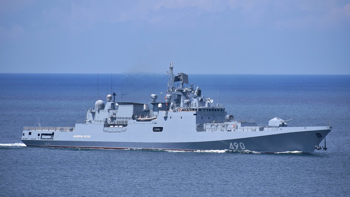 Rus fırkateyni Danimarka askeri helikopterine fener ateşledi, Danimarka açıkladı