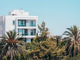 Yabancı alıcılar Kıbrıs'ta gayrimenkul fiyatlarını yükseltiyor mu?