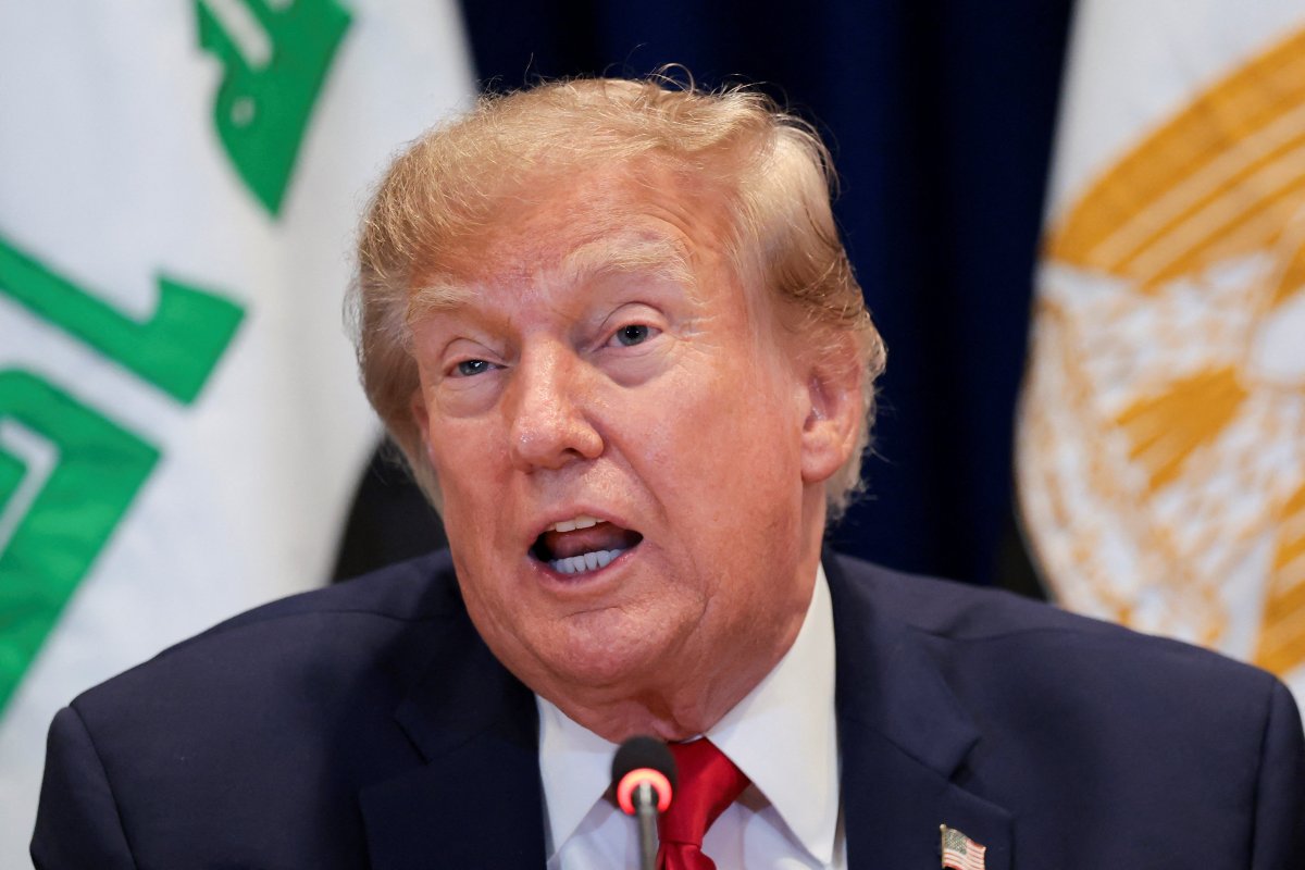 Trump İran'ı yok etmekle tehdit etti, diplomatlar anlaşma için baskı yapıyor