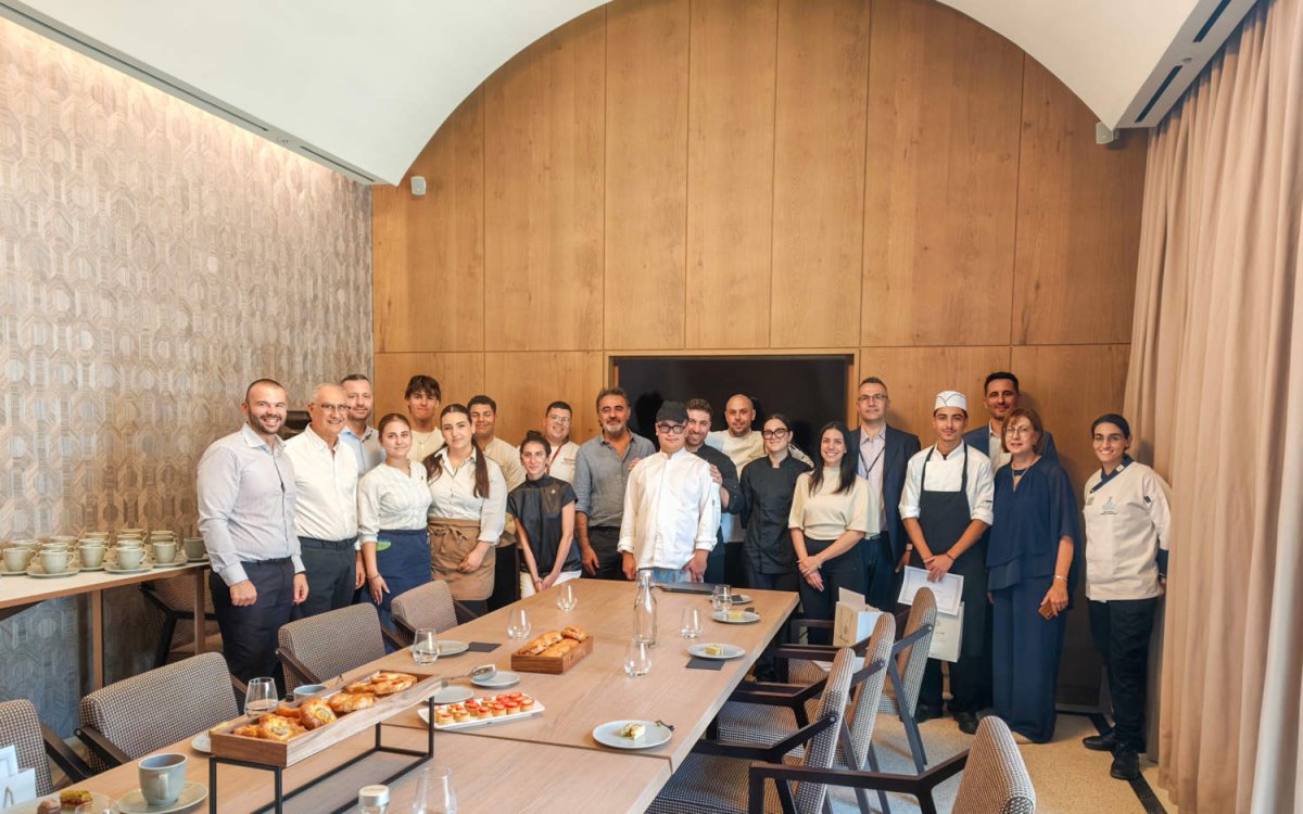 MHV Dünya Turizm Günü'nde 14 turizm öğrencisini onurlandırdı