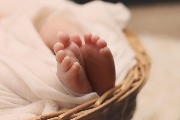 Yunanistan'da doğum oranı düşüşü keskin şekilde yavaşladı, demografik krizde nadir umut ışığı