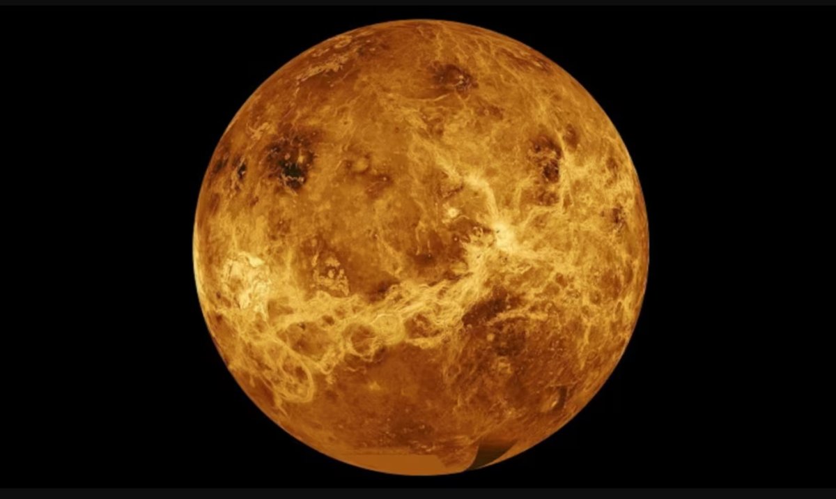Astrofizik çalışması Venüs'ün ayını yutmuş olabileceğini öne sürüyor