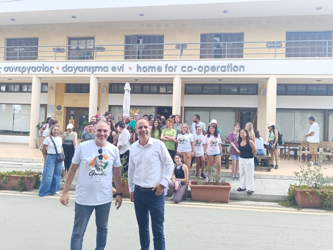 Lefkoşa'nın bölünmüş bölgesinde iki toplumlu temizlik operasyonu düzenlendi