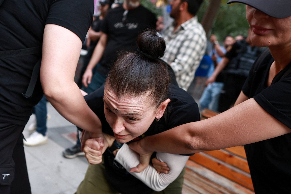 Türkiye LGBTQ+ baskınında 31 kişiyi cezaevine gönderdi, 126 protestocuyu gözaltına aldı