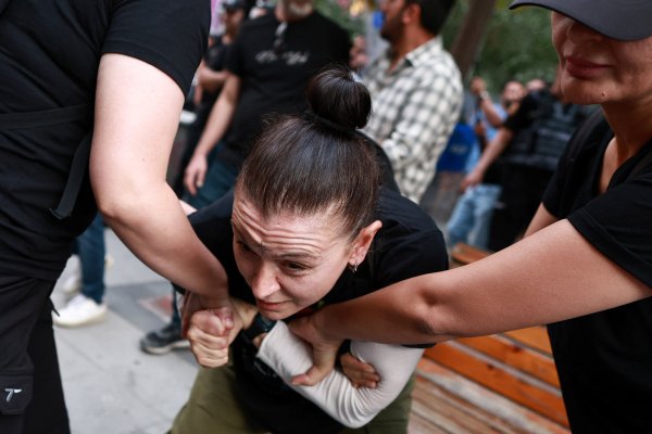 Türkiye LGBTQ+ baskınında 31 kişiyi cezaevine gönderdi, 126 protestocuyu gözaltına aldı