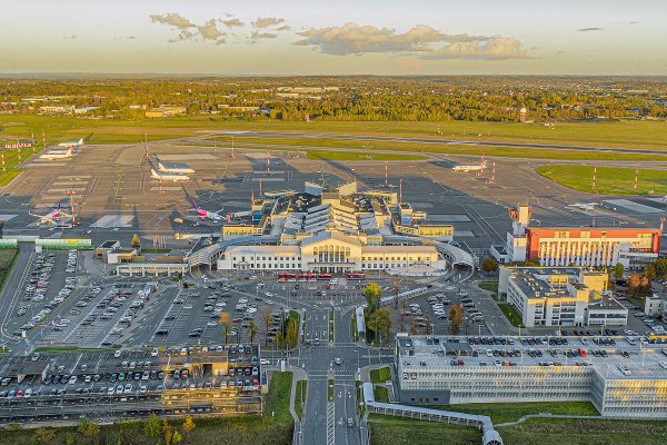 Litvanya Vilnius havalimanını kapattı, NATO olası drone ihlali üzerine jet gönderdi