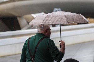 Sıcaklıklar mevsim normallerinin altına inerken yağmur, fırtına ve dolu riski var