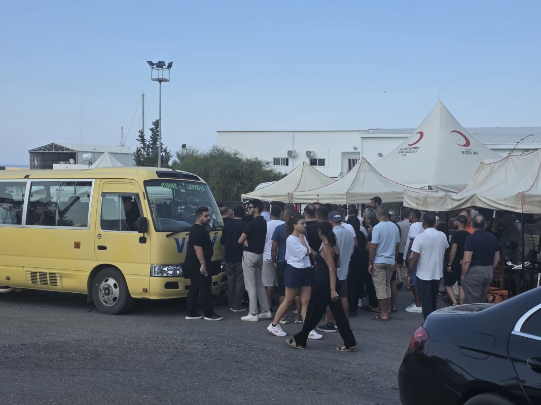 Girne'de Batan Feribotta Kayıp Olanların Aileleri Lefkoşa'da Cevdet Yılmaz'la Buluştu