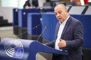 Georgiou İsrail'de 'soykırım' iddiasıyla AB'nin 'çifte standardı'na son verilmesini istedi