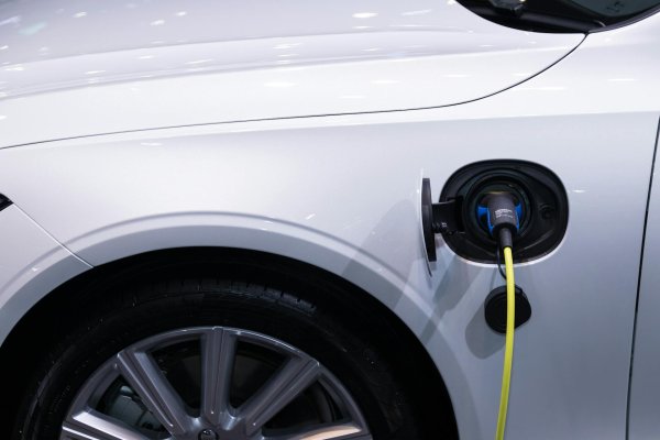 İran savaşı kaynaklı petrol şoku küresel elektrikli araç pazarını hızlandırıyor