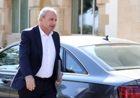 AKEL lideri Stefanos Stefanou: Kıbrıs sorunu çıkmaza sürüklenmemeli