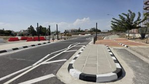 Larnaka'da yol çalışmaları otobüs şeritleri ve 22,3 km bisiklet yolu ekleyecek