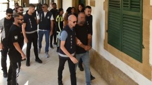 Yerolakkos'ta eşini elektrikli aletle öldürdüğü iddia edilen adam gözaltına alındı