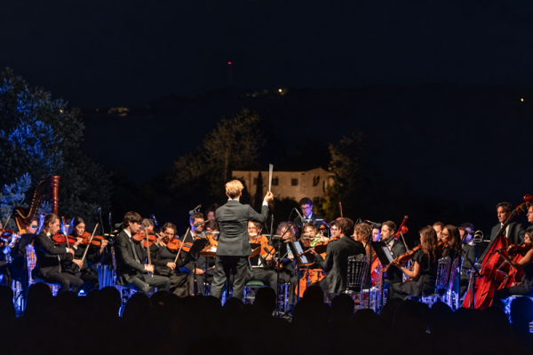 Music by Moonlight: Minthis yıldızlar altında nostaljik bir yolculuğa ev sahipliği yapıyor