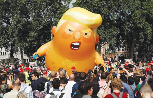 Trump'ın onay oranı maliyetlerin artmasıyla kariyerinin en düşük seviyesi olan yüzde 32'ye geriledi